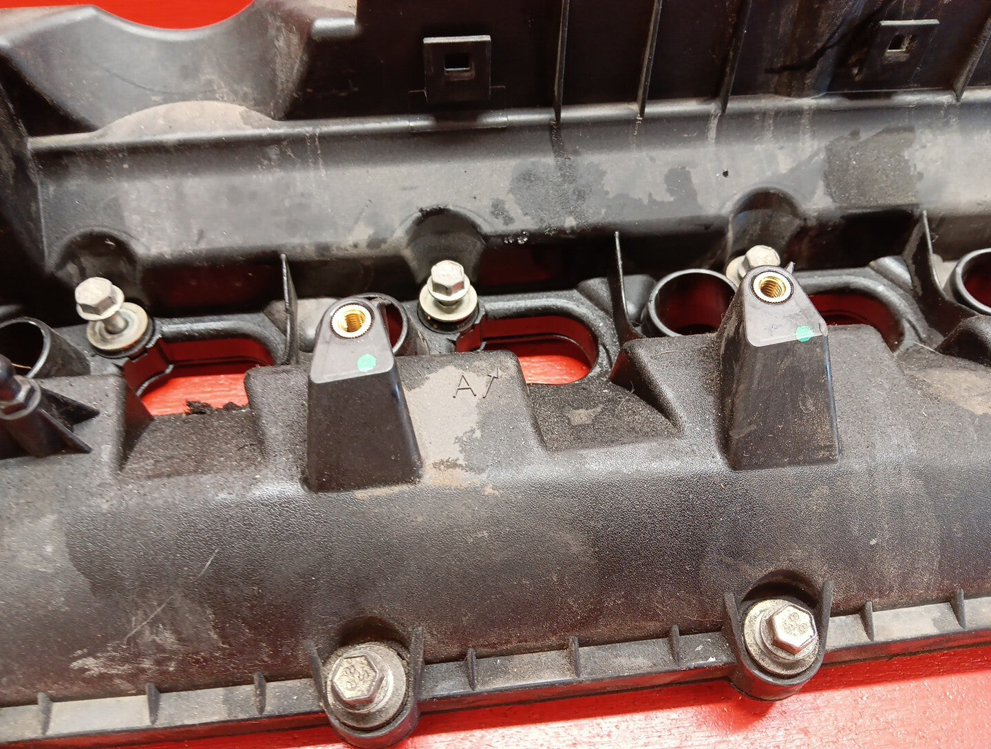 2010-2023 Land Rover Range Rover 5.0L Left Driver Valve Cover LR113202