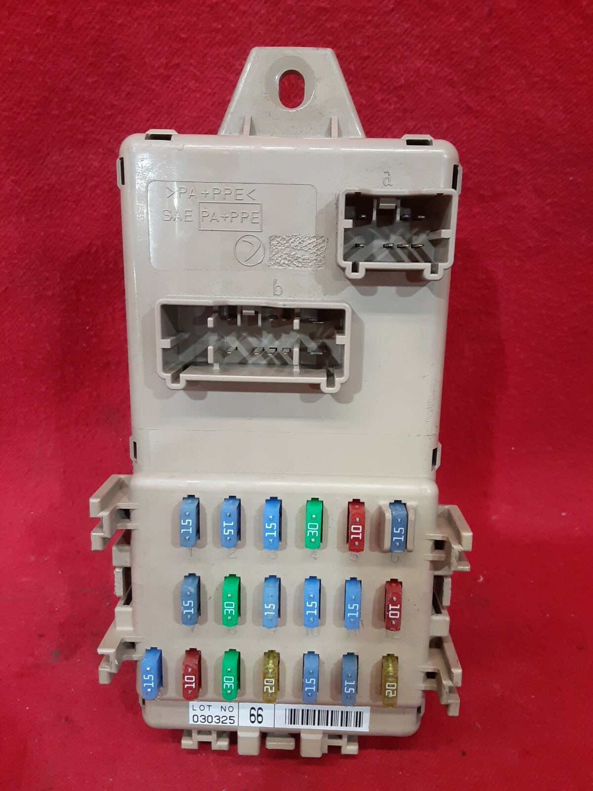 2000 - 2004 Subaru Legacy 2.5L Interior Junction Fuse Box JB200400