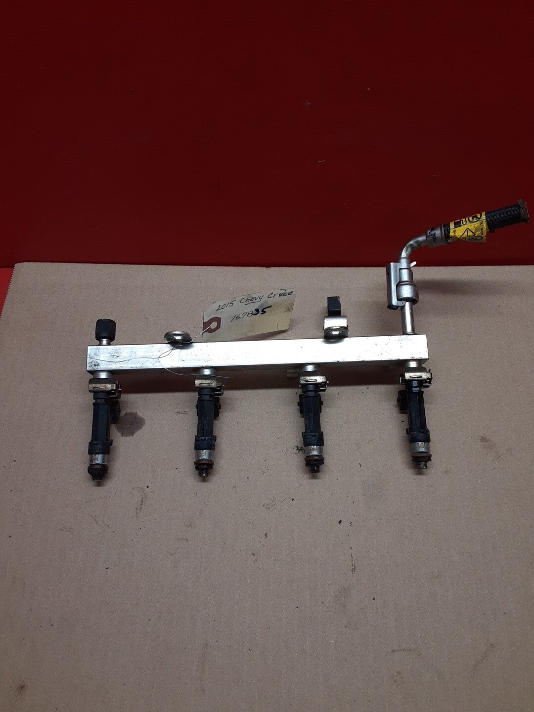 2011-2012 Gm Multi Vehicle 1.4L Fuel Rail W/ injectors 55565971
