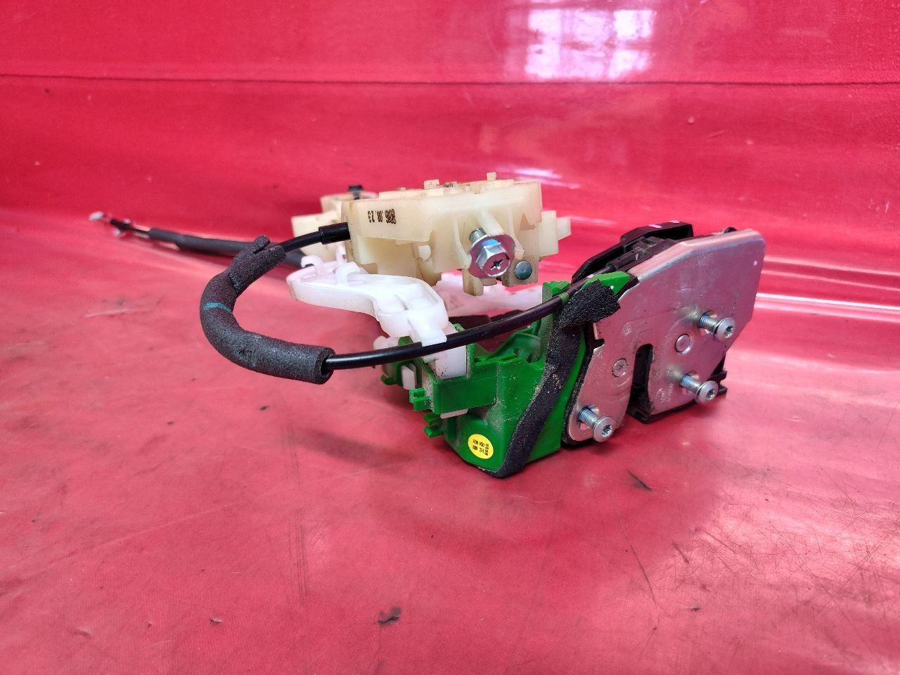2016-2020 Kia Sorento FRONT RIGHT PASSENGER Door Latch Lock Actuator - 81k