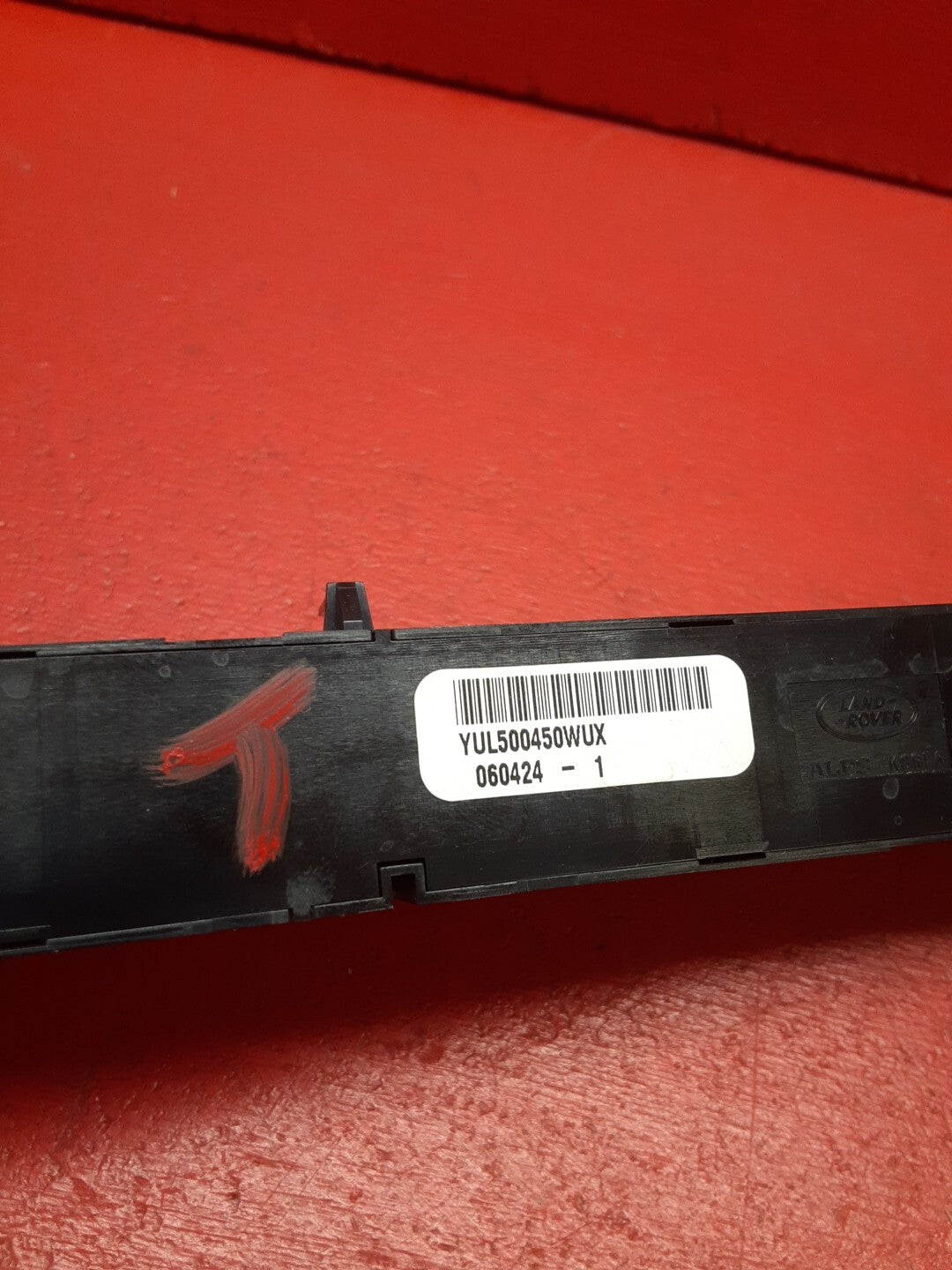 2005 2006 2007 Land Rover LR3 Hazard Switch Lock Switch Assembly YUL500450WUX