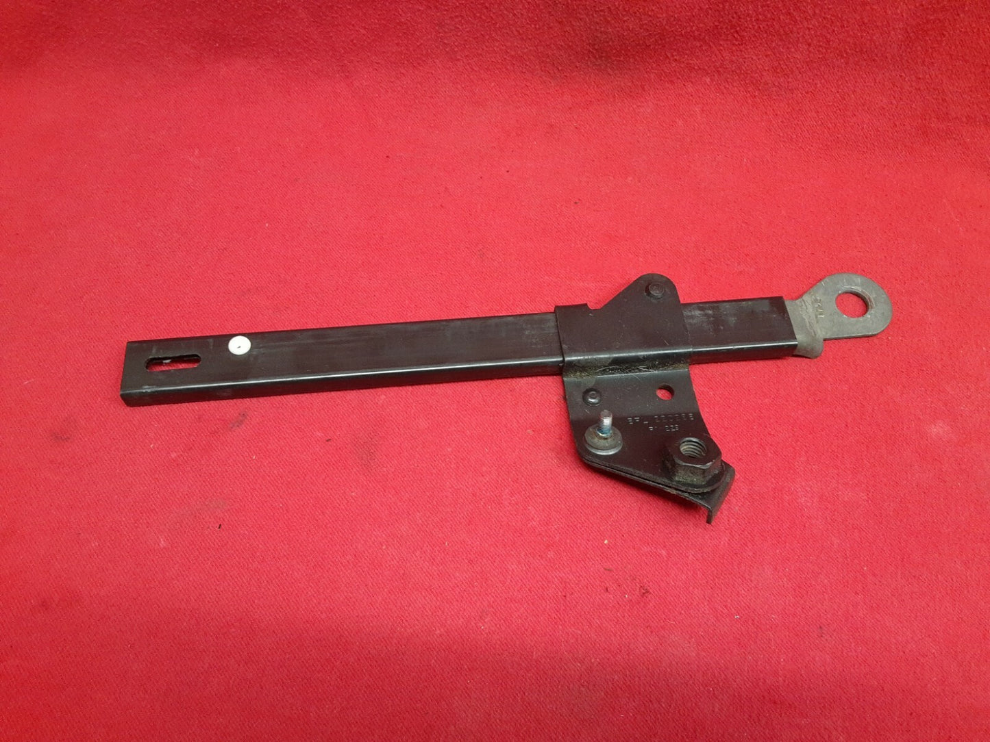 1991 1992 1993 1994 Ford Explorer RIGHT FRONT Seat Belt Buckle Slide Rail 