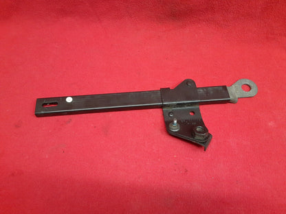 1991 1992 1993 1994 Ford Explorer RIGHT FRONT Seat Belt Buckle Slide Rail 