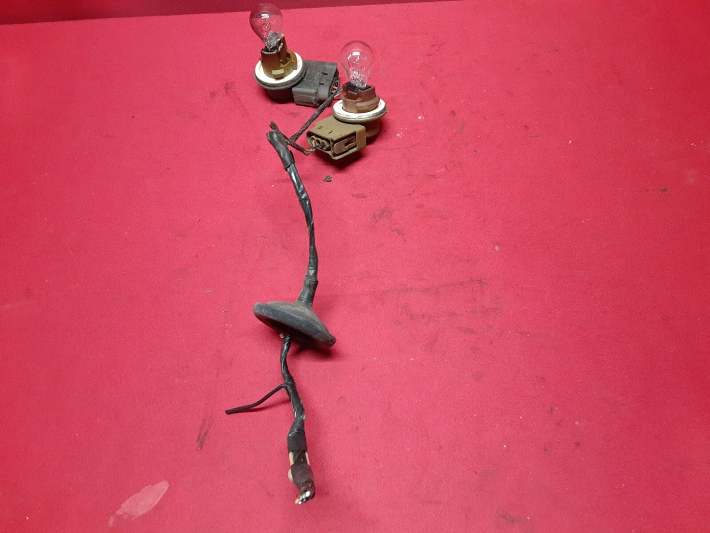 2005 2006 2007 - Ford Focus - Sedan Taillight Passenger Right - PIGTAIL WIRING