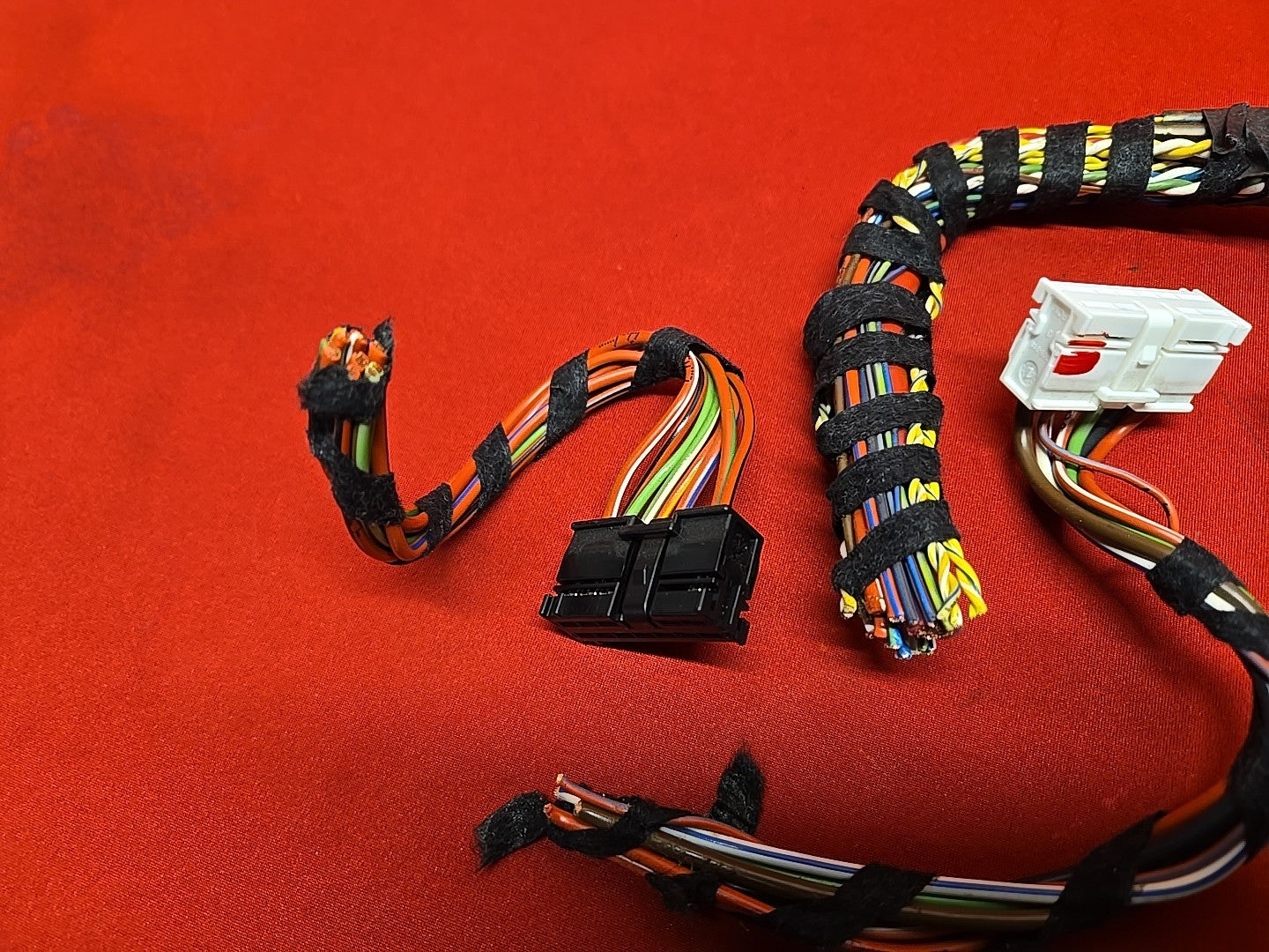 2006 Range Rover V8 Supercharged Interior REAR Quarter Panel Fuse Box - PIGTAILS