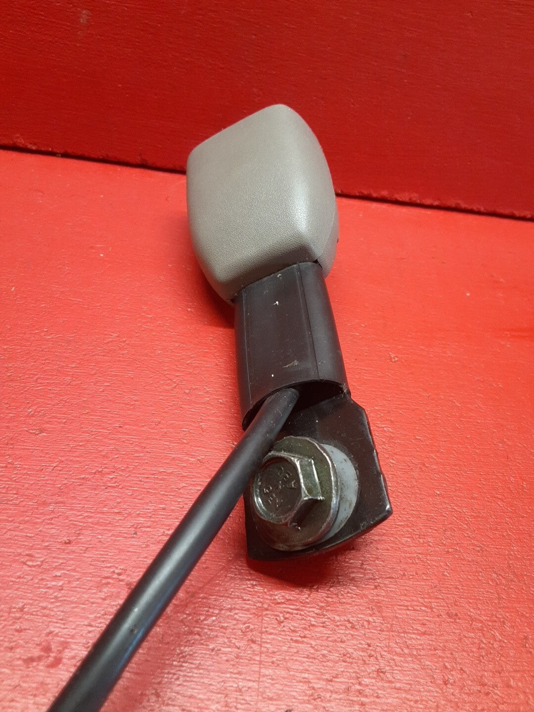 2000 - 2003 Nissan Sentra FRONT LEFT DRIVER SIDE Seat Belt Buckle End