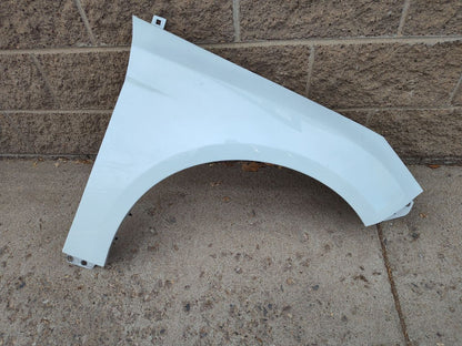2012-2018 Ford Focus / EV - RIGHT PASSENGER Fender YZ / PNYW30 Oxford White