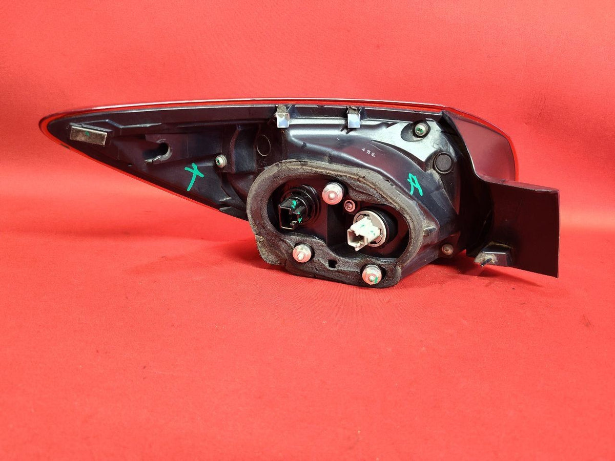 2014-2018 Mazda3 HATCHBACK Right Passenger Outer Tail Light JAPAN + HALOGEN