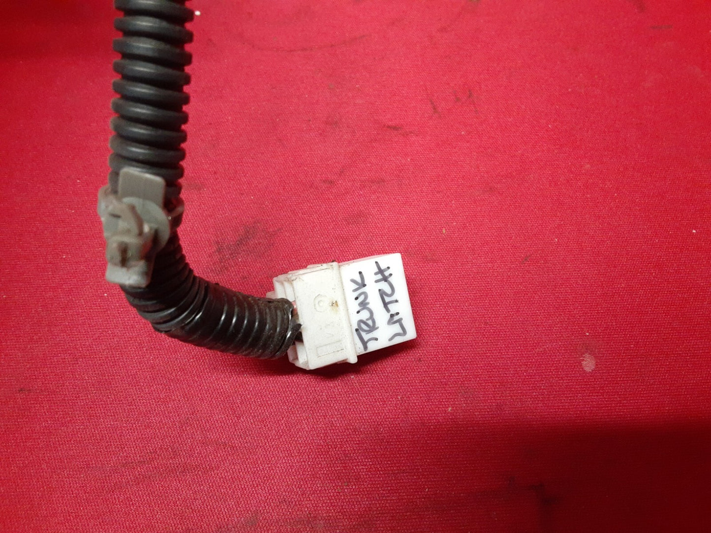 2002 - 2004 Nissan Altima Trunk Lid Latch Lock Actuator 84631-8J000 PIGTAIL WIRE