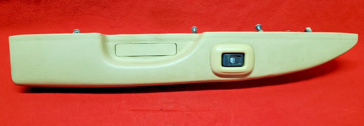 2005 2006 2007 2008 Chevrolet Chevy Trailblazer REAR LEFT Door Arm Rest Tan