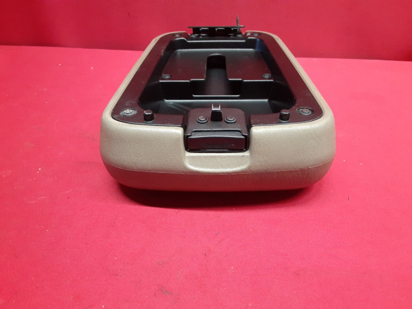 2001- 2004 Jeep Grand Cherokee Laredo Floor Console Lid Arm Rest  5FW581T5AD TAN