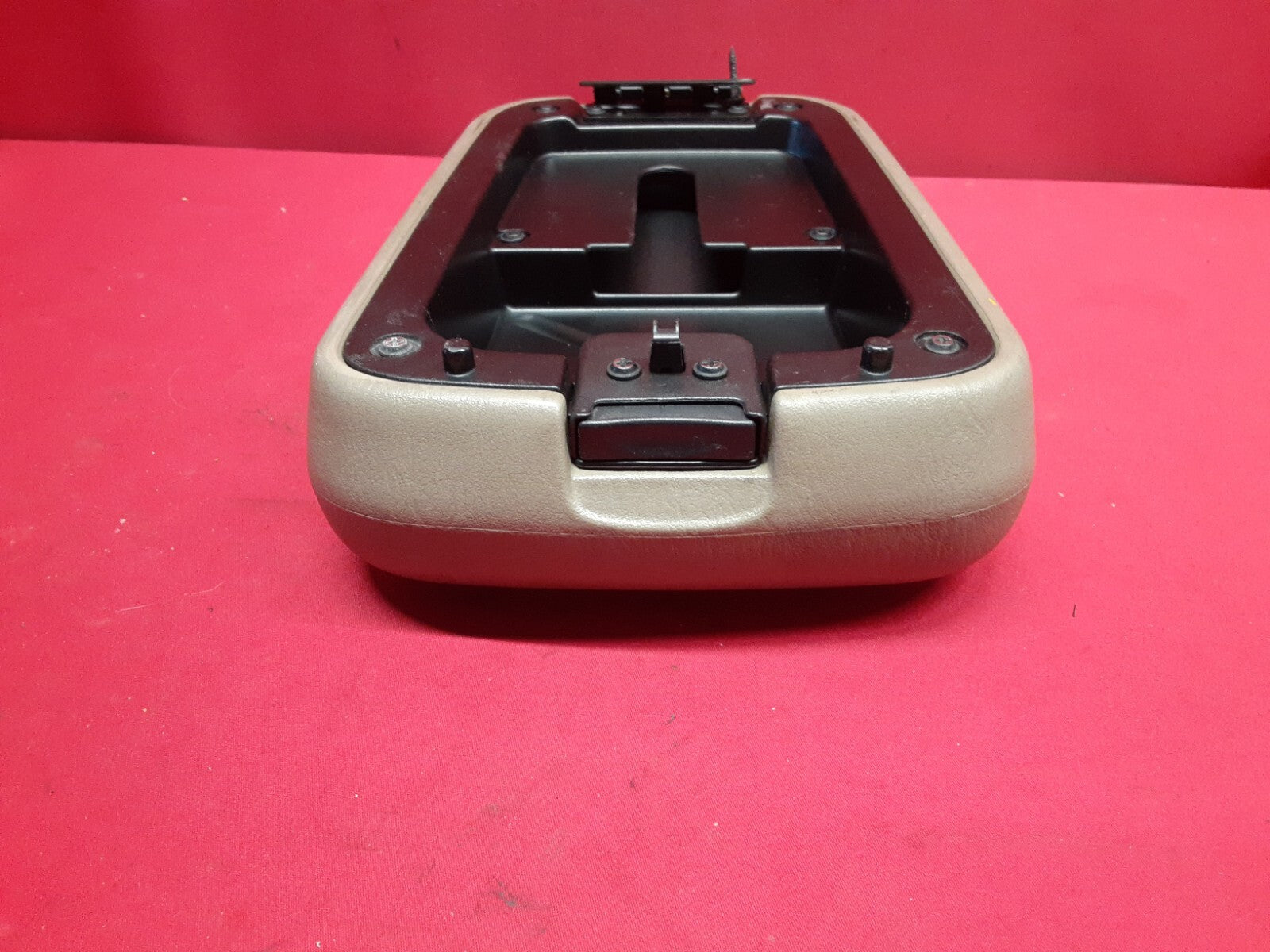 2001- 2004 Jeep Grand Cherokee Laredo Floor Console Lid Arm Rest  5FW581T5AD TAN