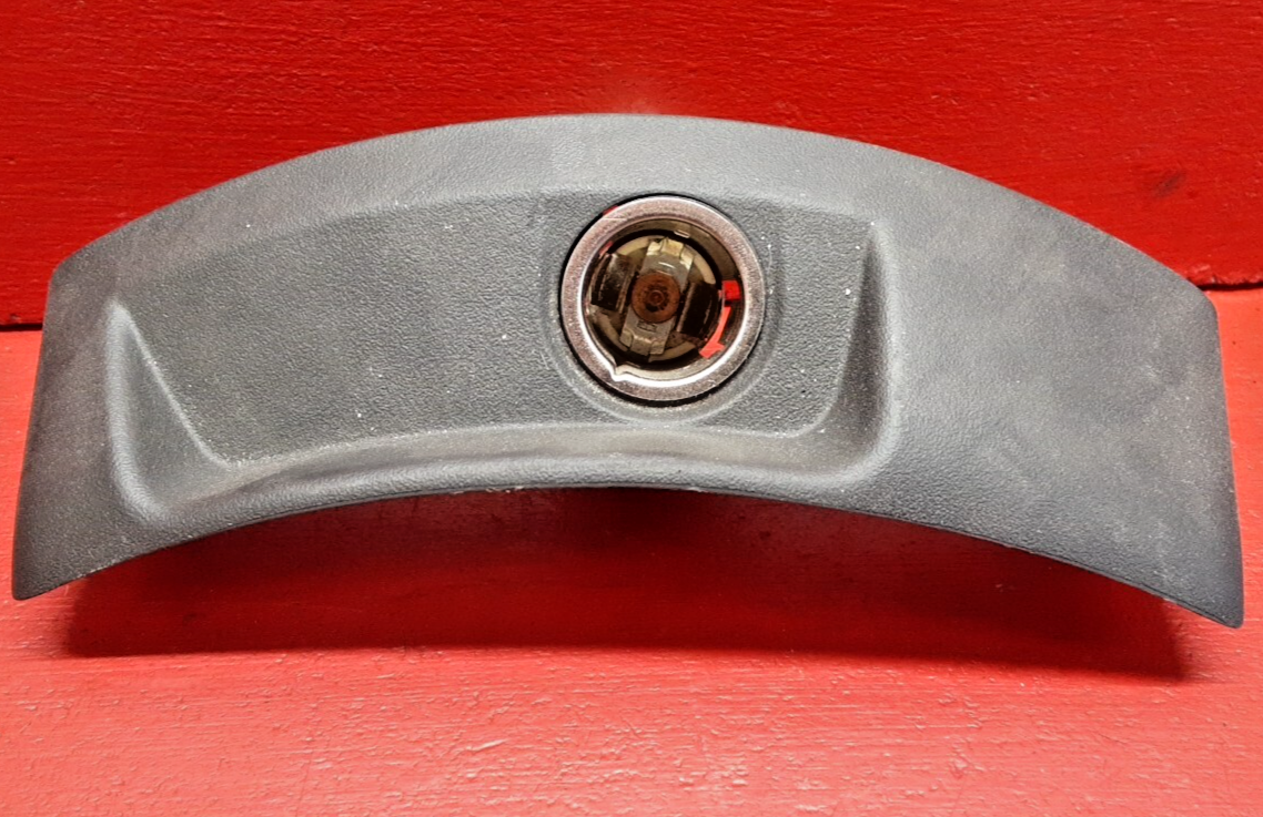 2004 - 2007 Volvo V50 Front Center Console Power Outlet Trim Bezel 39994558B