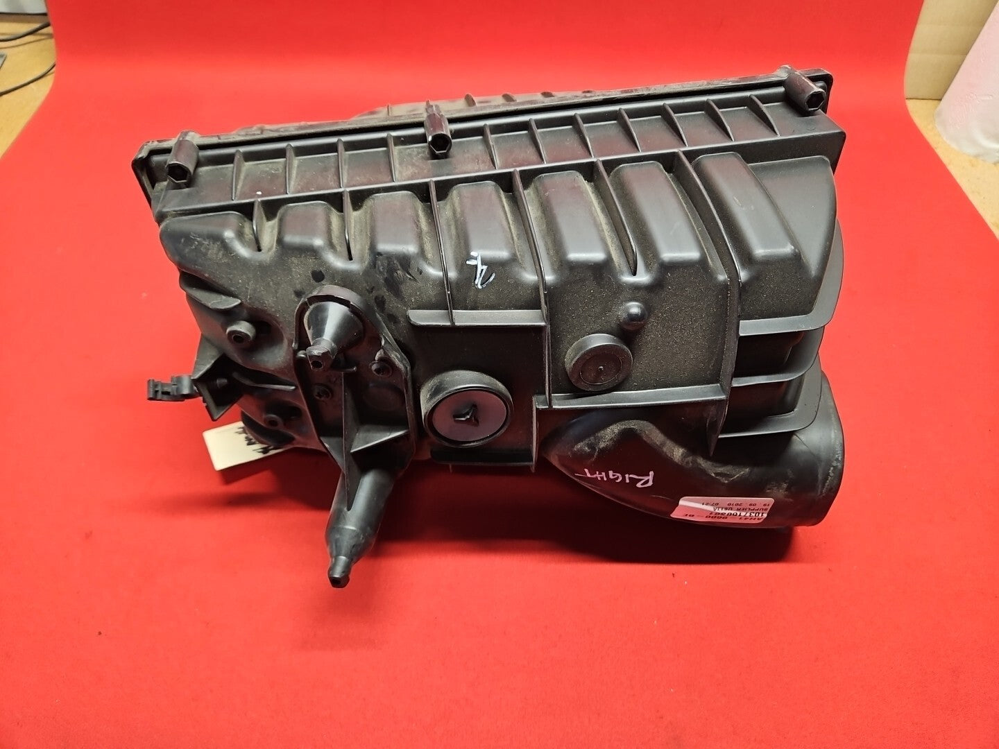 2010 - 2013 Range Rover Sport & LR4 5.0L V8 Air Cleaner Filter Intake Box RIGHT