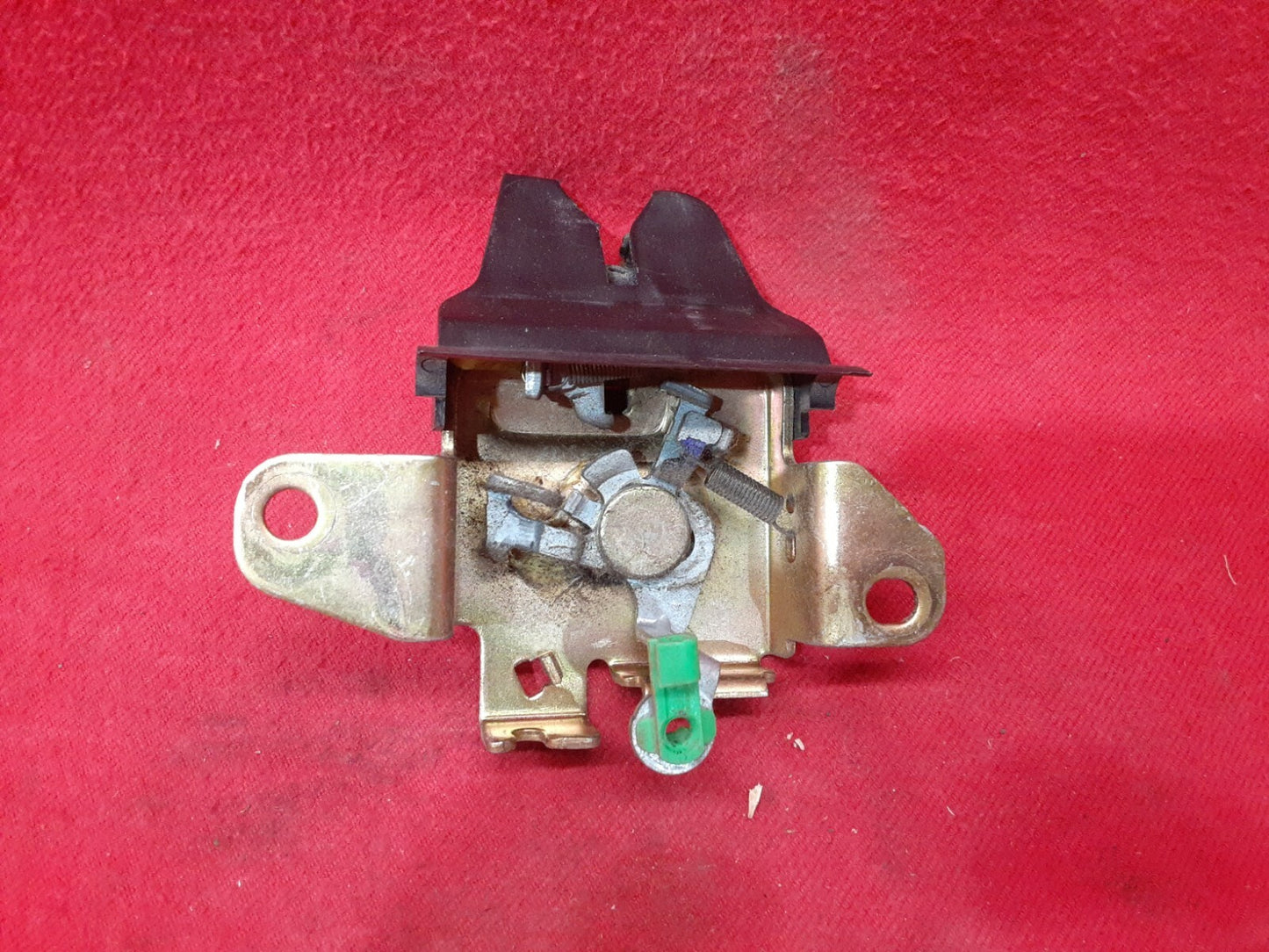 1997 1998 1999 2000 2001 Toyota Camry Trunk Deck Lid Latch Lock Actuator