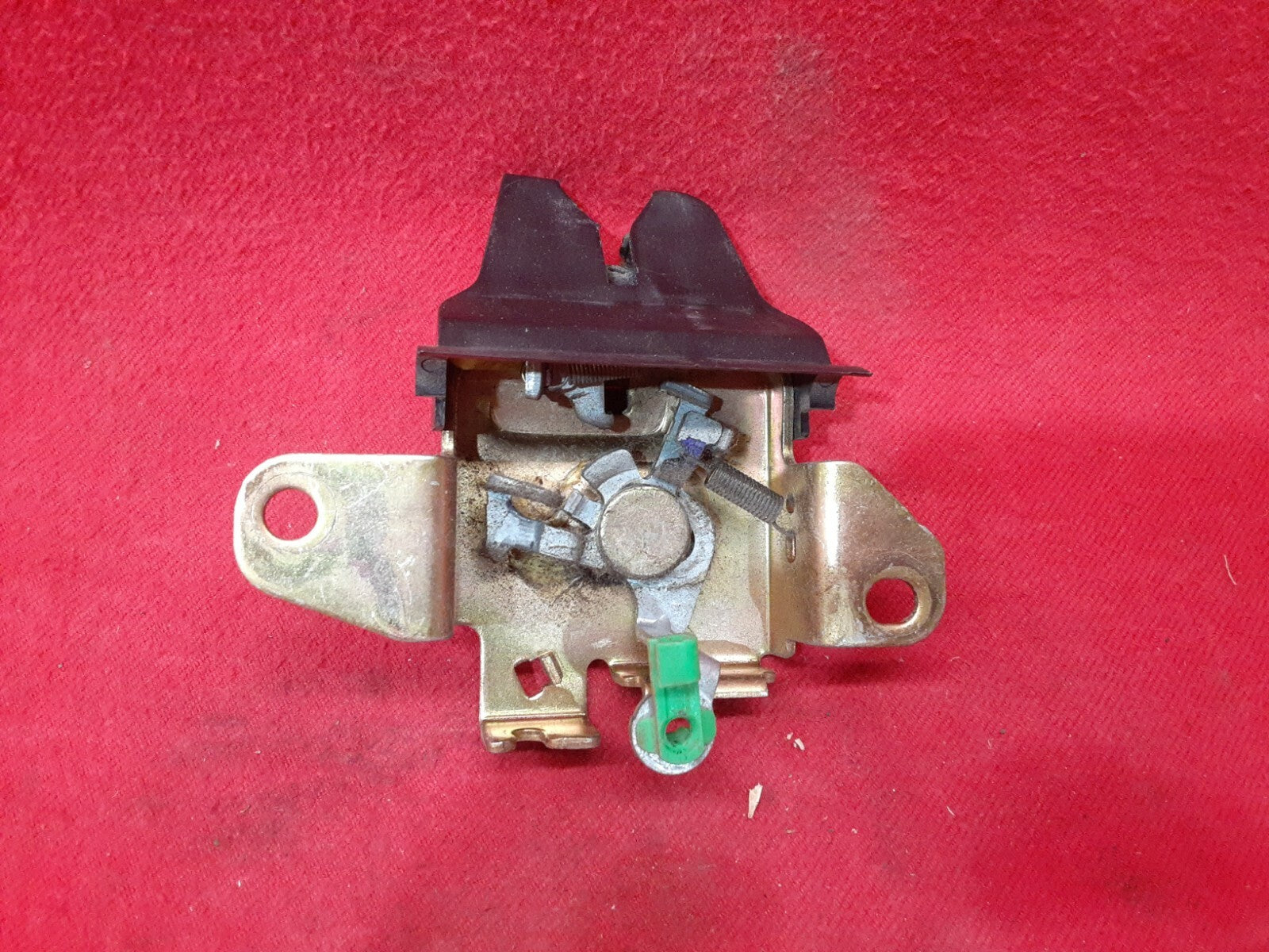 1997 1998 1999 2000 2001 Toyota Camry Trunk Deck Lid Latch Lock Actuator