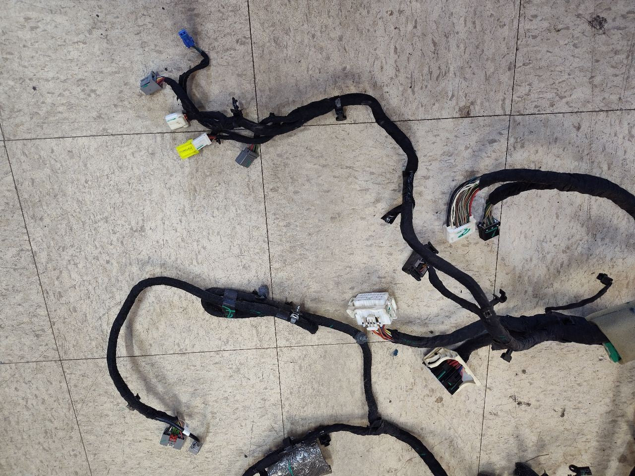 2016 Dodge Ram 1500 Instrument Panel Dash Complete Wiring Harness 68261450AA
