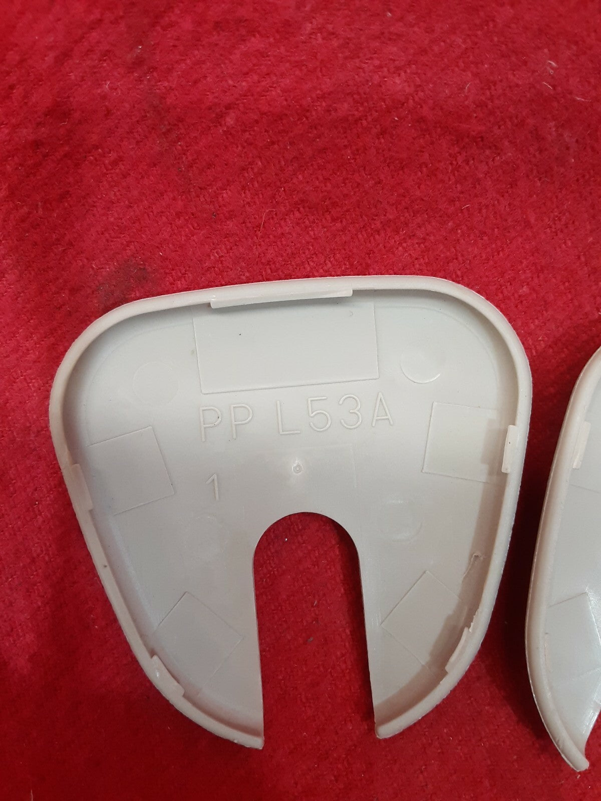 2008 - 2009 Nissan Rogue Sun Visor Bracket Plastic Covers Beige PP L53A
