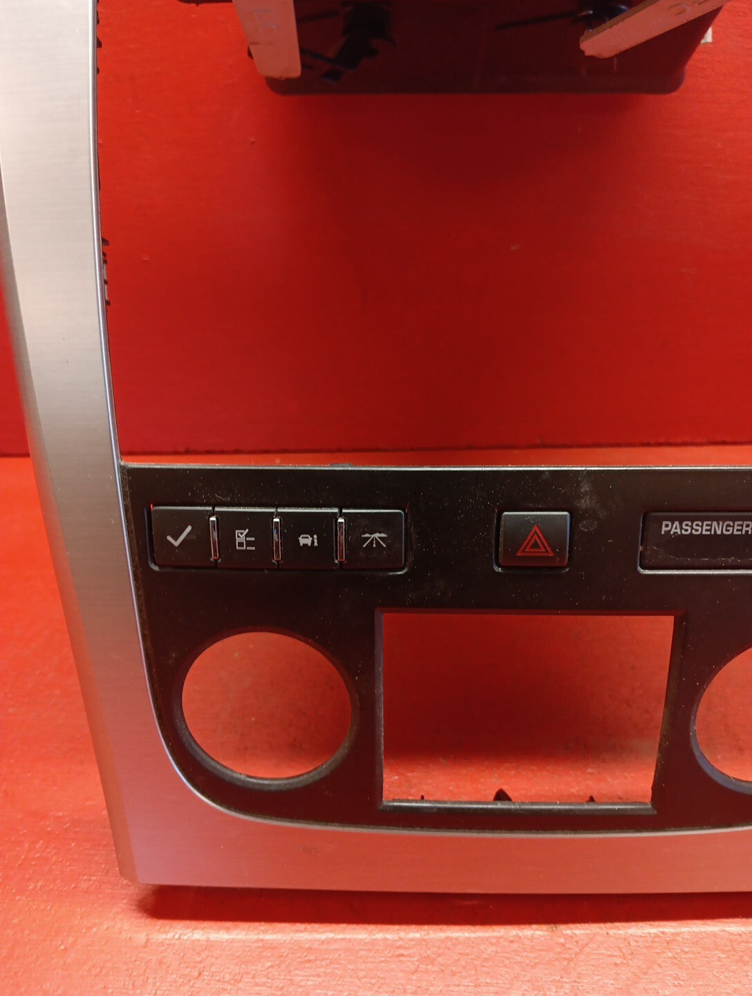2007-2012 GMC Acadia Center Dash Climate Trim Bezel W/ Vents 20983357