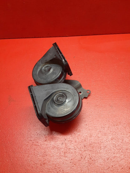 2013-2022 Land Rover Range Rover Dual Tone Horn Assembly HIGH LOW LR108993