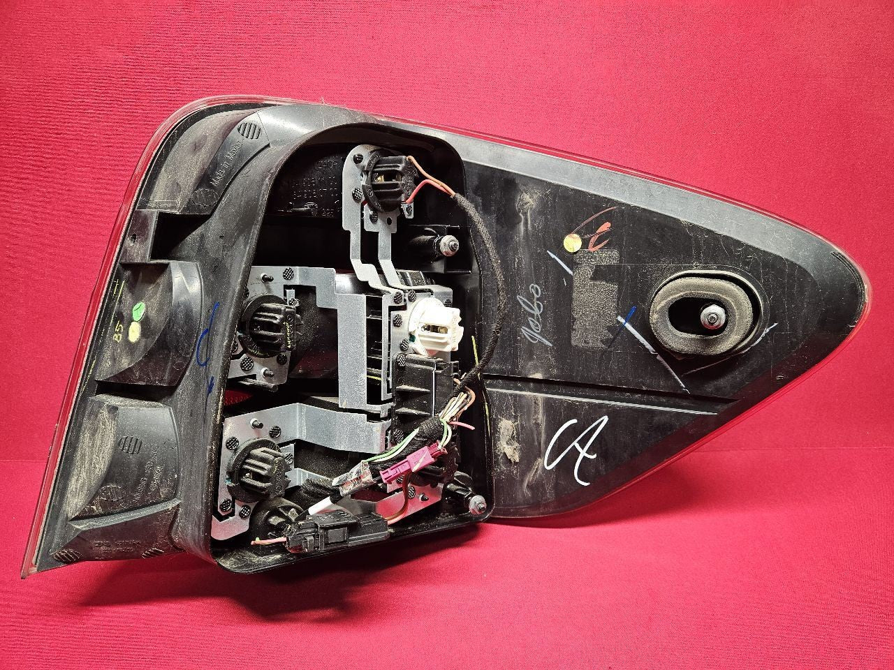 2002-2011 ML-Class SUV Base LEFT DRIVER Outer Quarter Mounted Tail Light Lamp