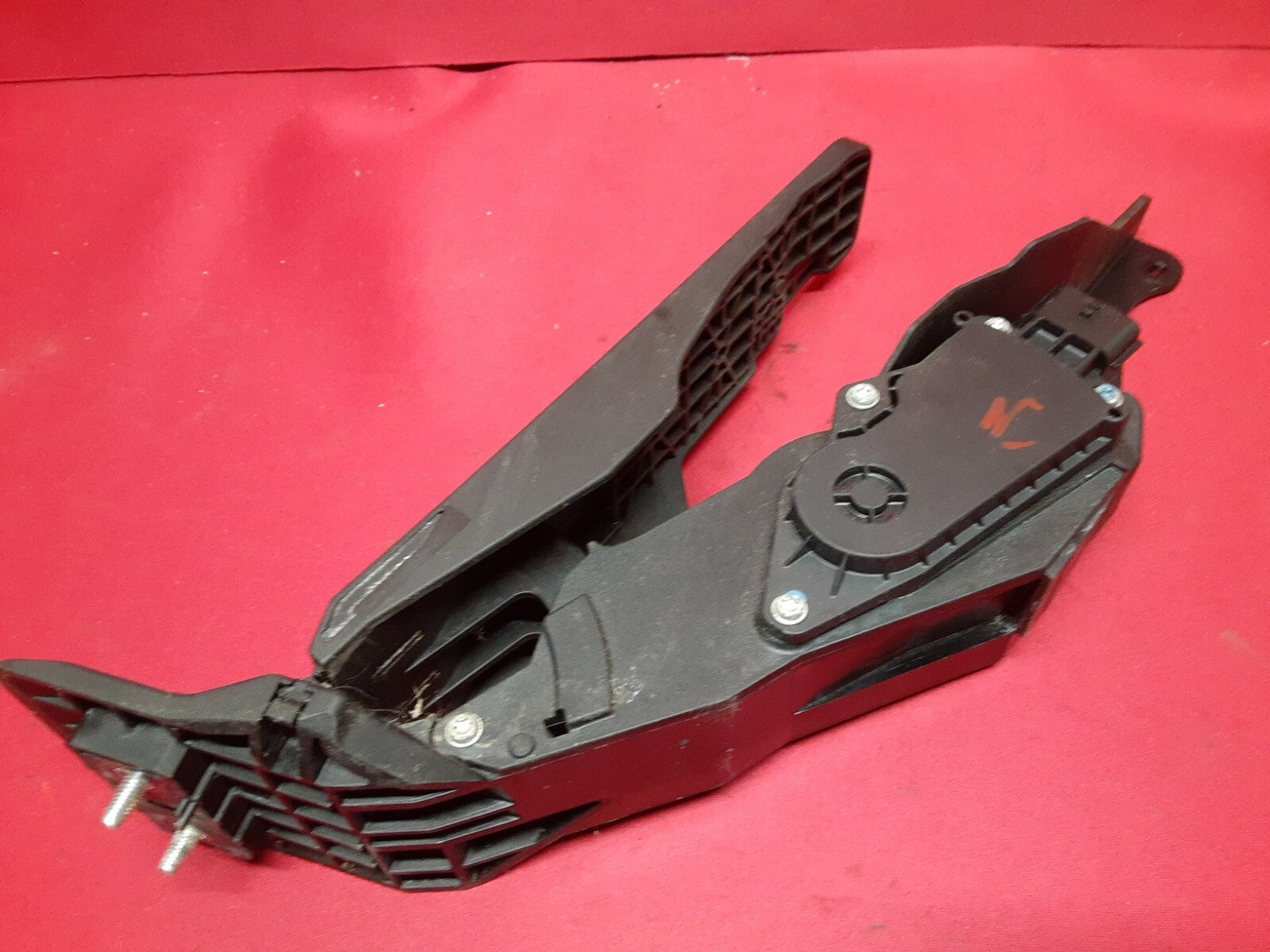 2008 - 2019 Infiniti 2009 - 2020 Nissan 370Z Acceleration Gas Pedal 	18002-1NC0A