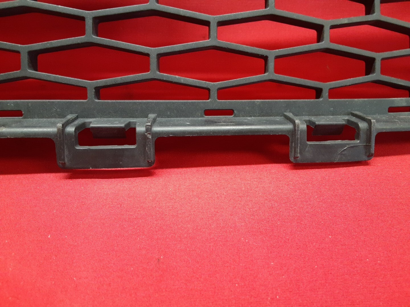 2016 Land Rover Discovery Sport FRONT LOWER Bumper Grille FK72-17K945-A