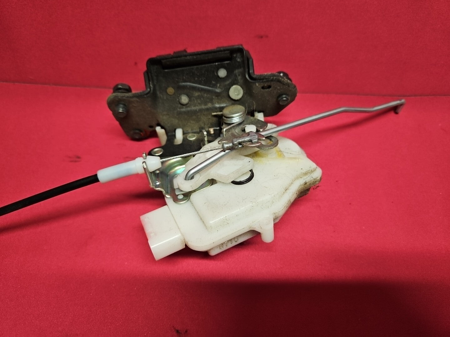 2009 2010 Pontiac Vibe REAR Liftgate Hatch Latch Lock Actuator 19184233