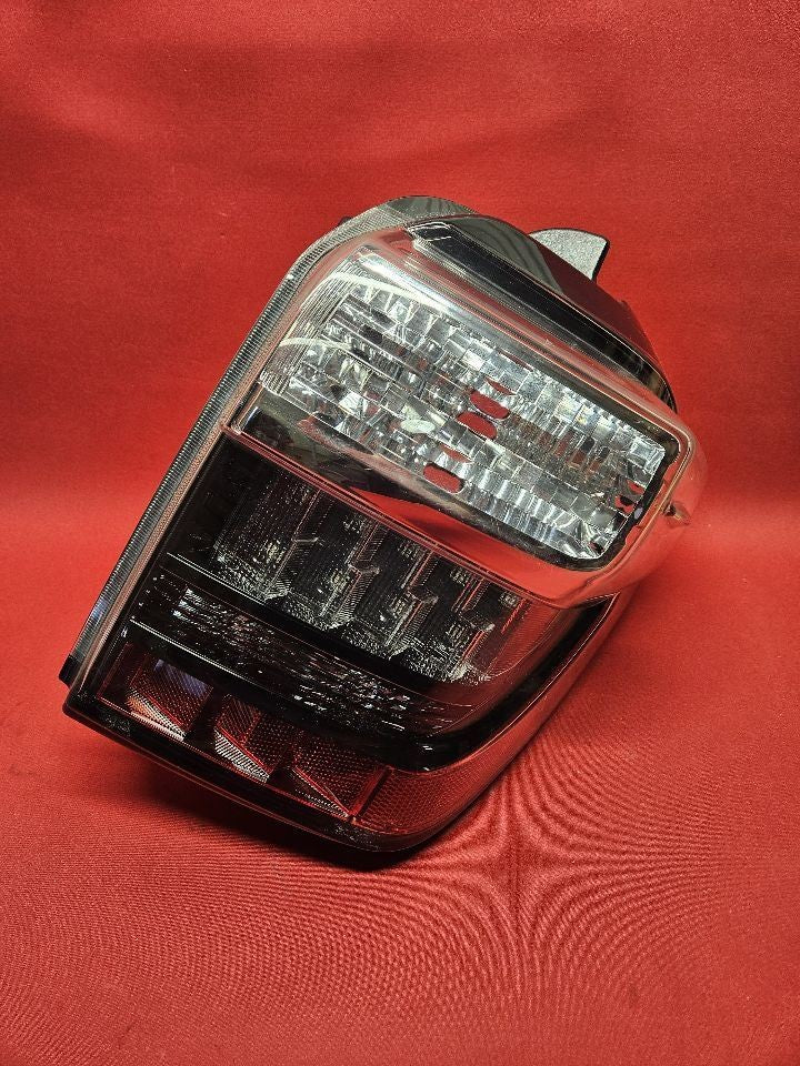 14-24 Toyota 4Runner OEM Right Passenger LED Tail Light Lamp 81551-35402
