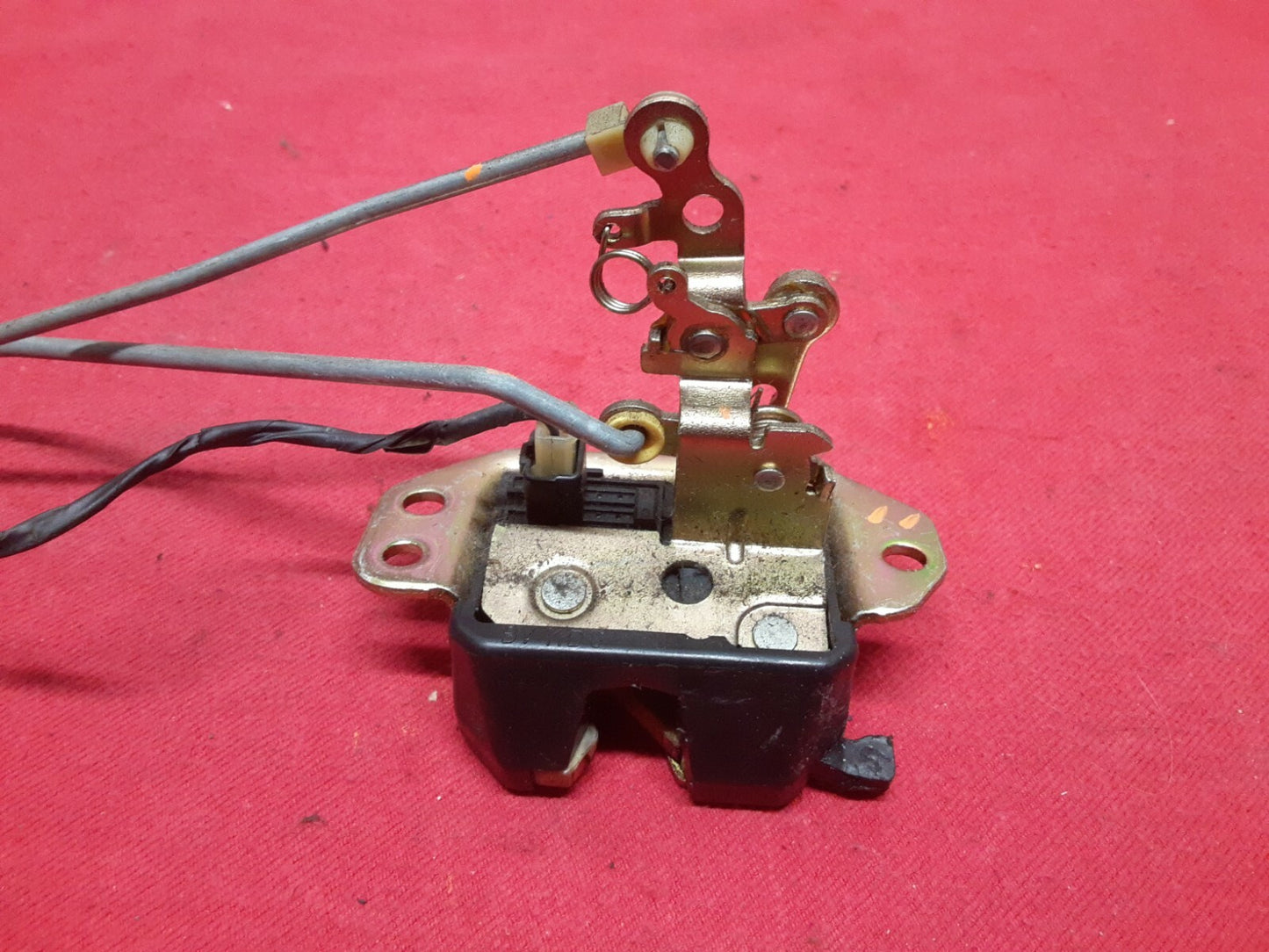 2006 2007 2008 Chevrolet Chevy Aveo Trunk Latch Lock Release Actuator w/ Rods