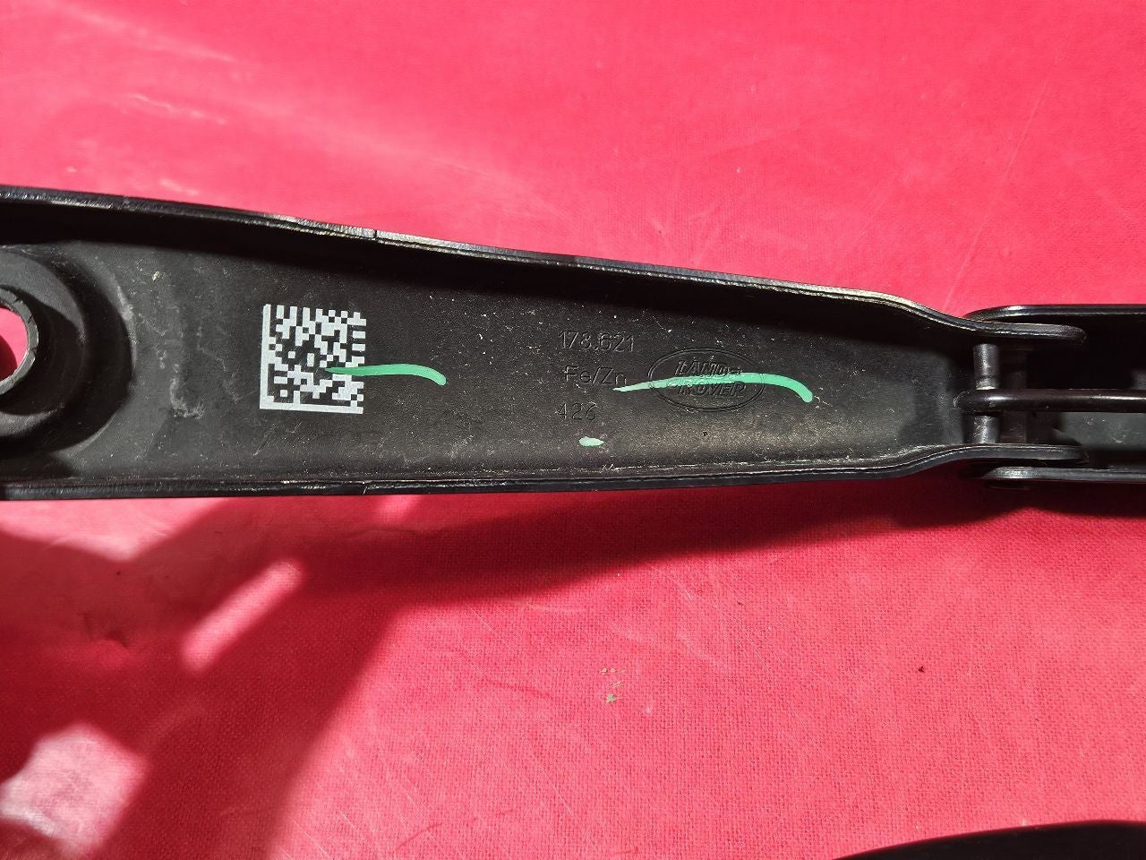 2012-2019 Range Rover Evoque Front Windshield Wiper Arm Set Left & Right