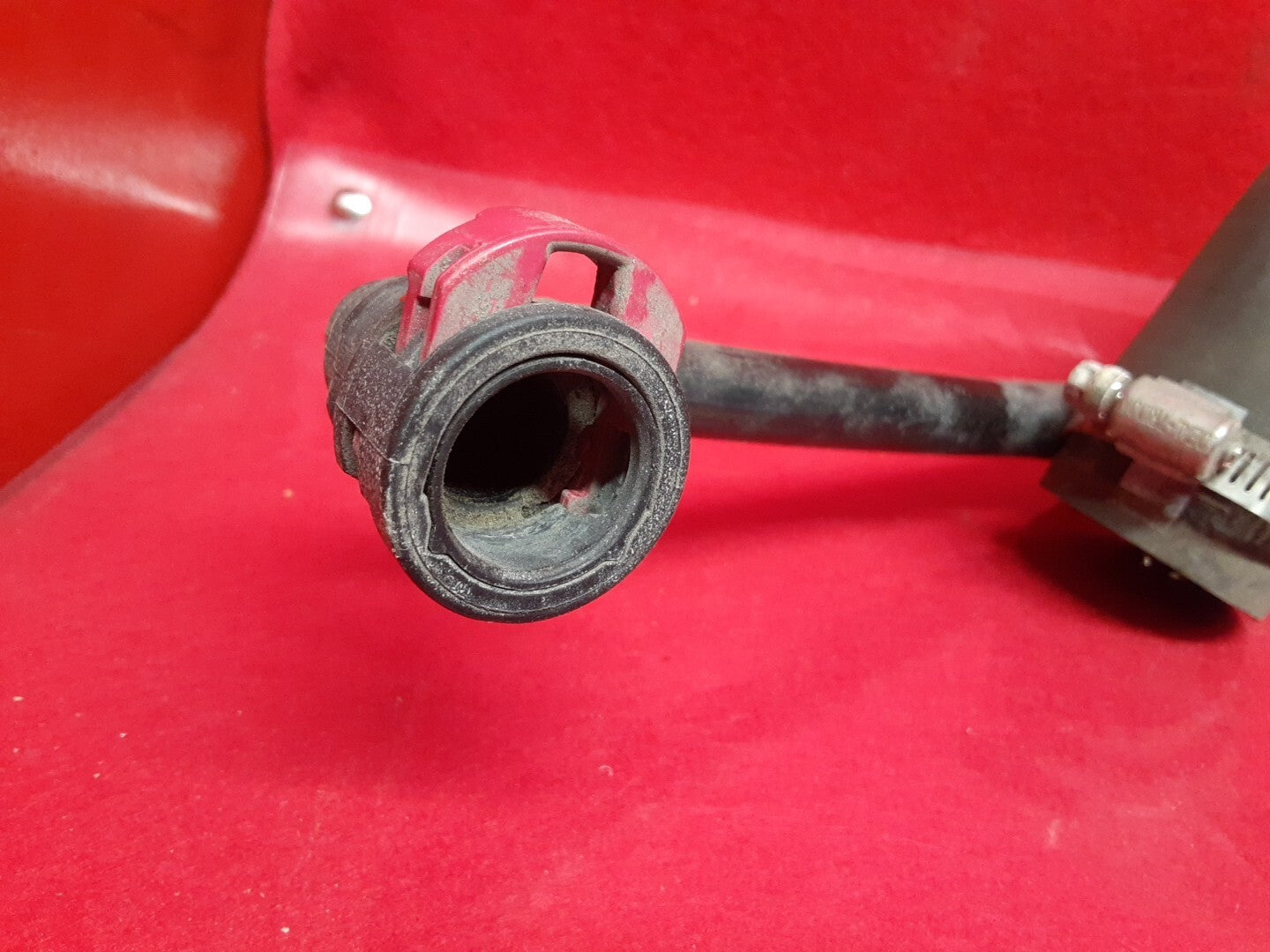 18-20 Buick Regal Sportback TourX Rear Fuel Tank Filler Pipe Neck Hose 84689977