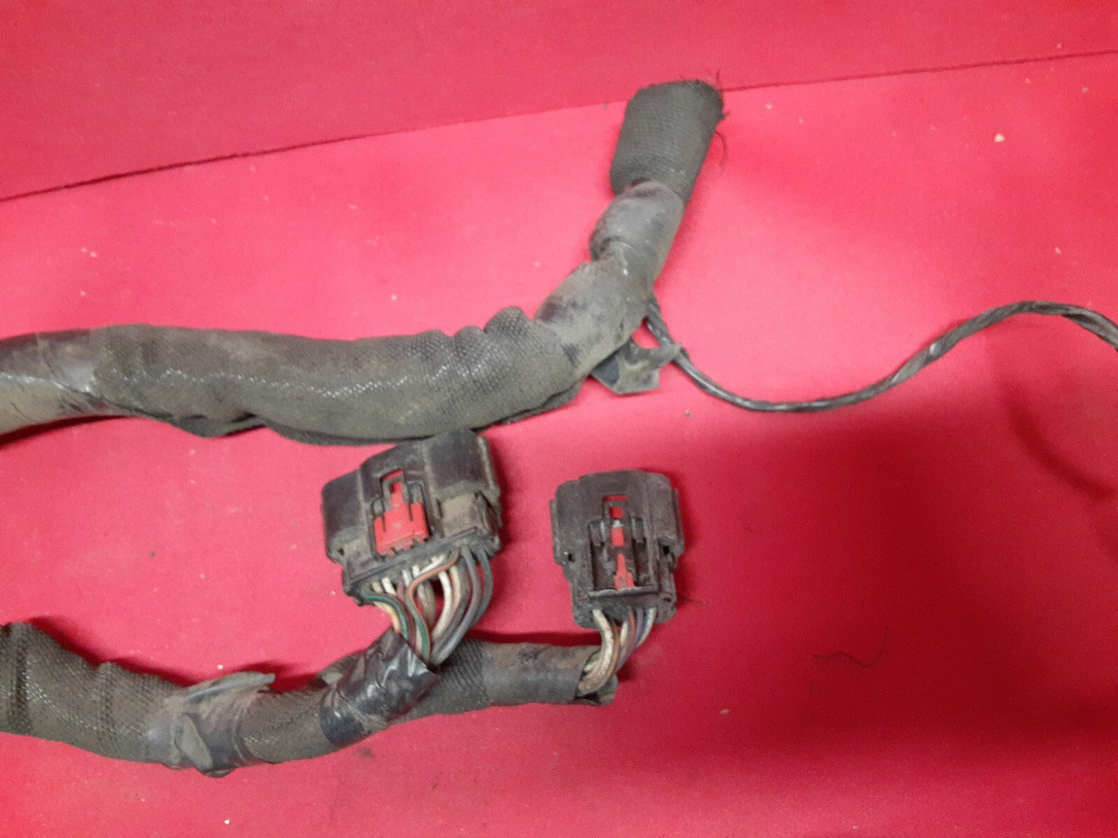 2006 Jeep Grand Cherokee & Commander Power Distribution Box 4692084AB  PIGTAILS