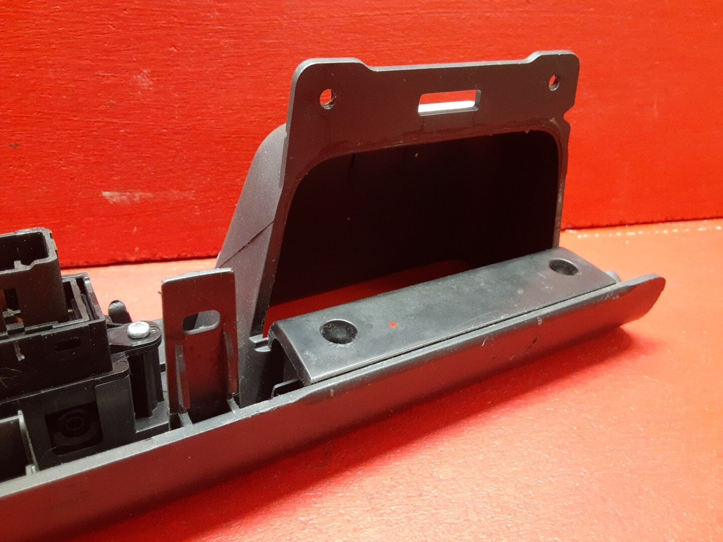 2010 - 2013 Kia Soul REAR LEFT DRIVER SIDE Door Window Switch Bezel Trim Cover