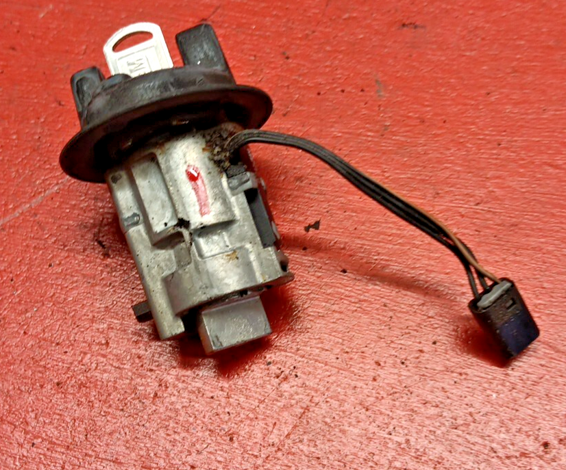 2000-2005 Gm Multi vehicle Ignition Lock Cylinder W/ Key 25832352