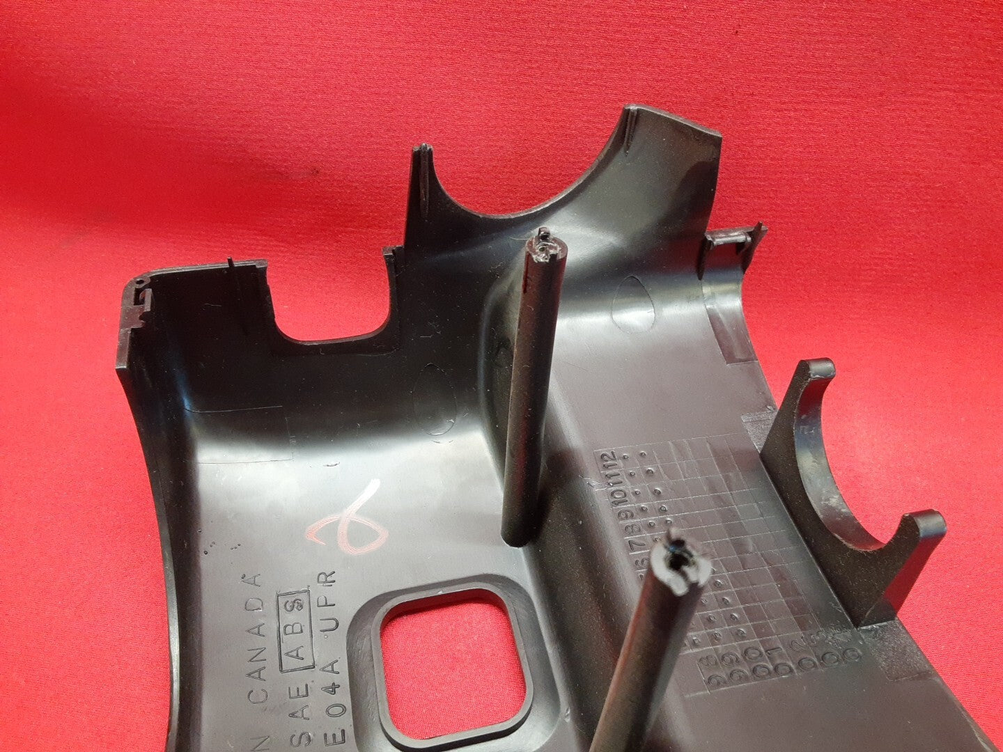 2000-2006 Subaru Outback Steering Column Shroud Cover Assembly 34341AE04A