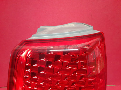 2011 - 2013 Kia Sorento PASSENGER Quarter Tail Light Lamp Halogen 92402-1U000
