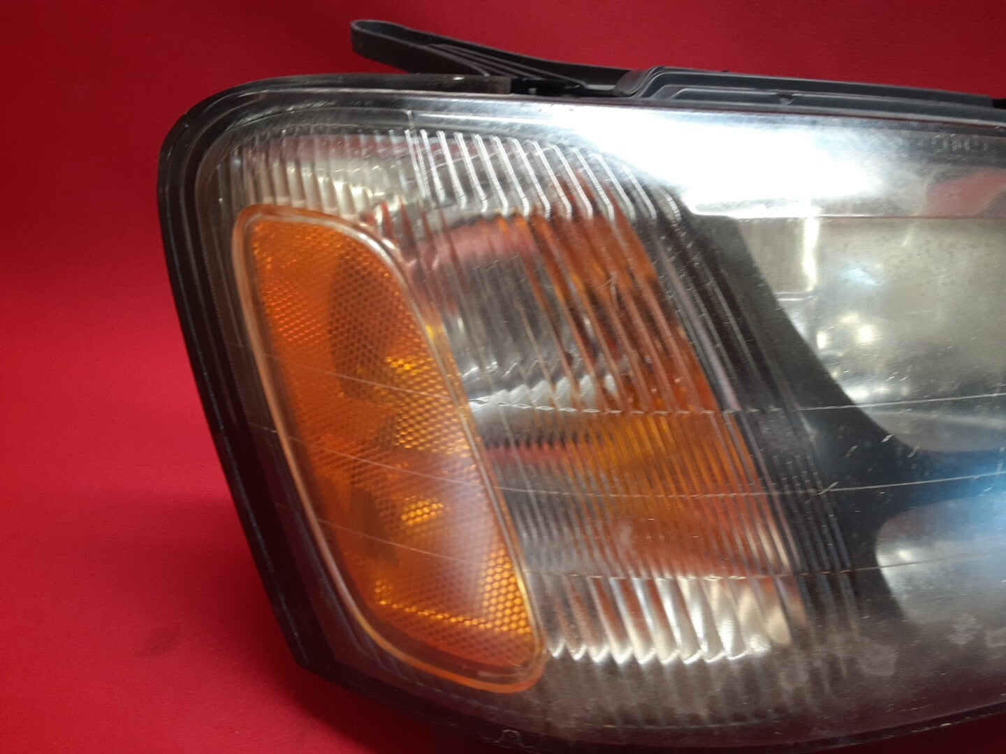 2000-2006 Subaru Outback Front Right Passenger Headlight Assembly 84001AE14A