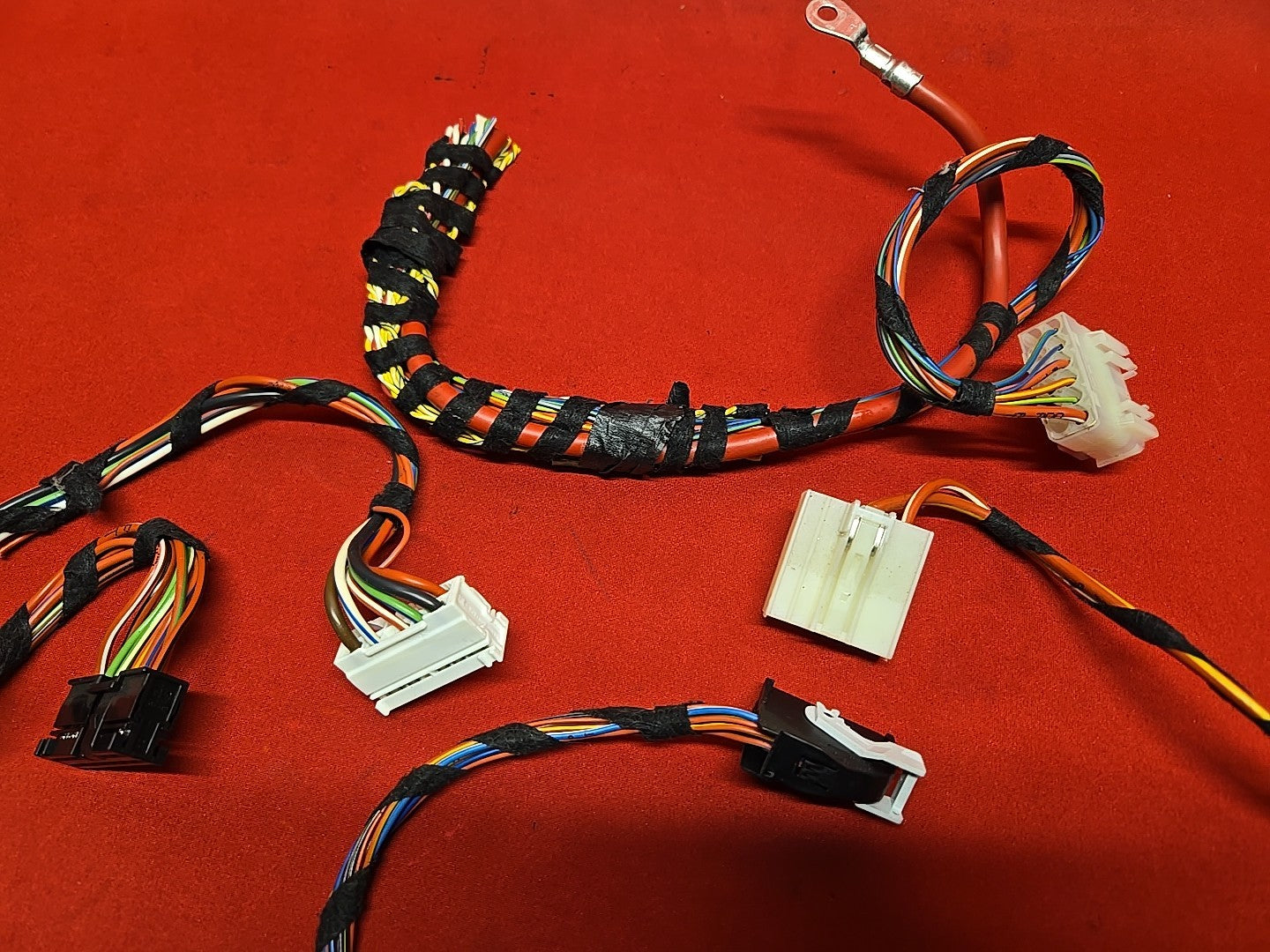 2006 Range Rover V8 Supercharged Interior REAR Quarter Panel Fuse Box - PIGTAILS