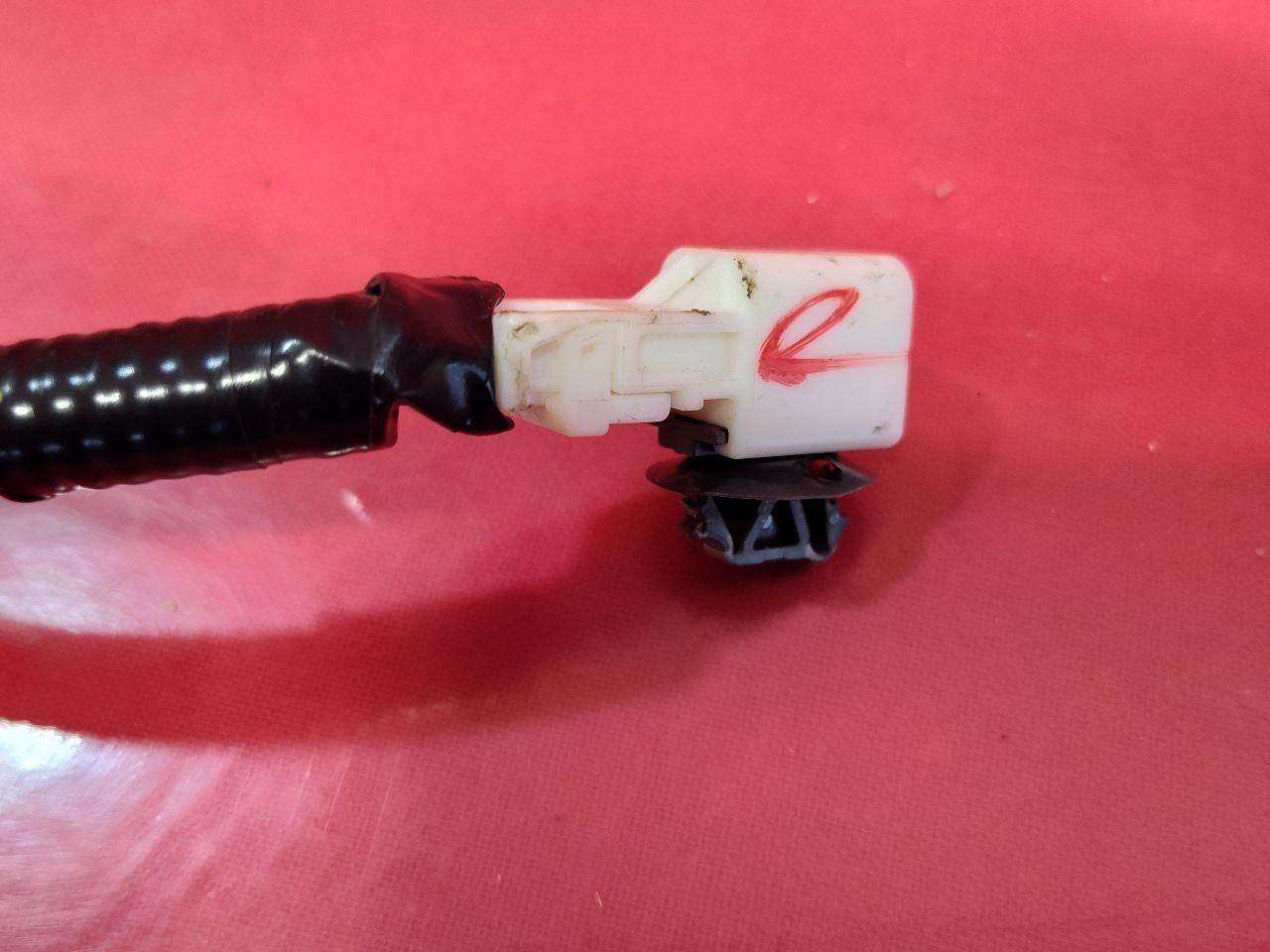 2009-2015 Honda Pilot EX / EX-L Front RIGHT PASSENGER Seat Belt Buckle Tongue