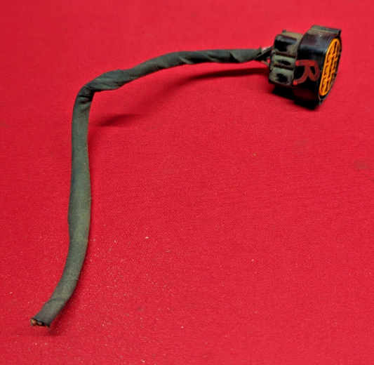 2014 - 2019 Kia Soul Halogen RIGHT PASSENGER Headlight Lamp 92102-B2270 PIGTAIL