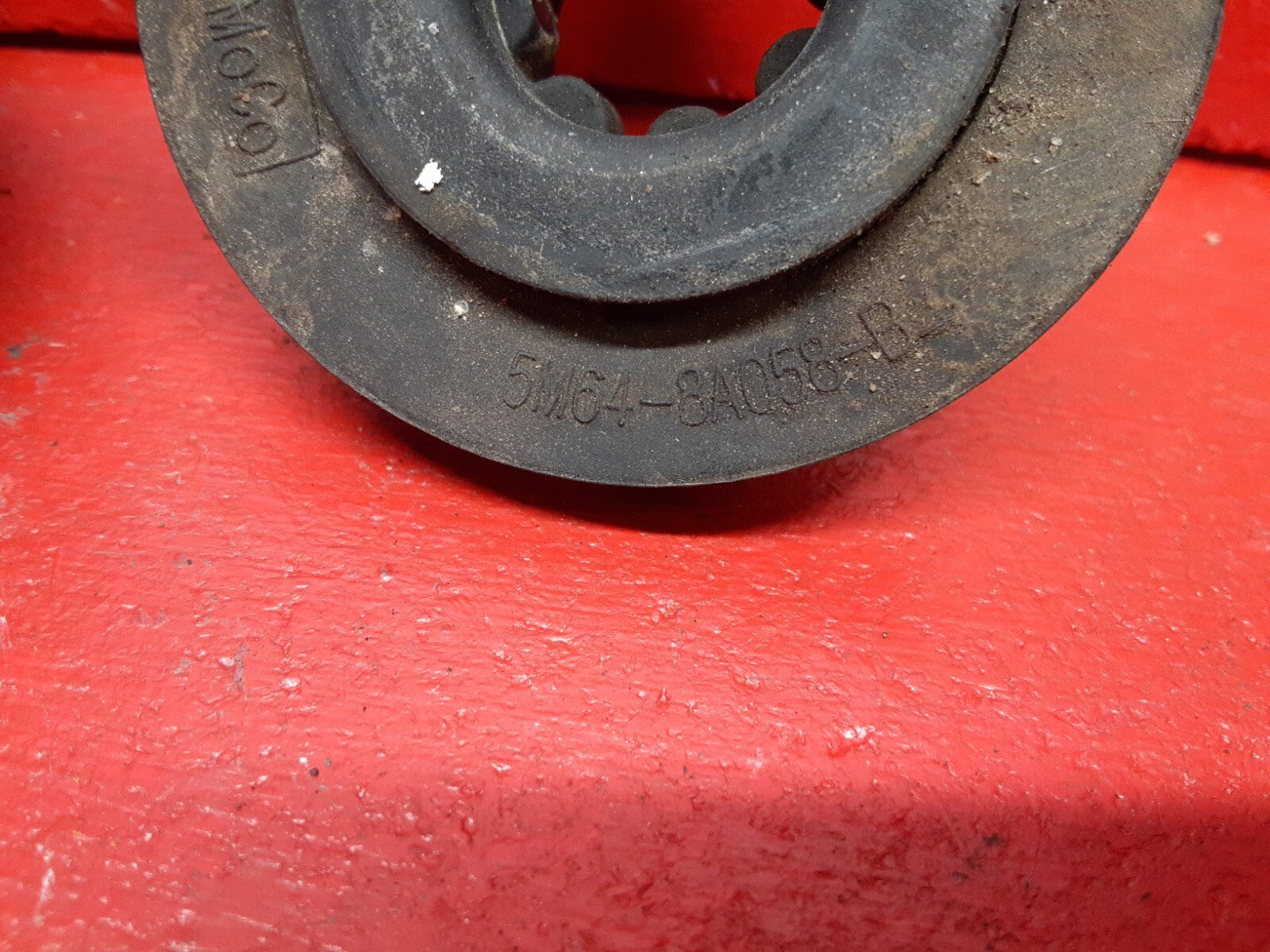 2008 Ford Escape Hybrid Upper Radiator Bracket Lower Bushing Insulator