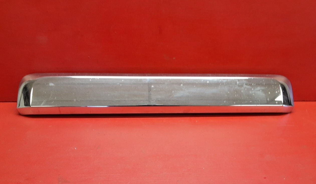 05-07 Nissan Pathfinder Liftgate Center Finish Trim Chrome Molding 90810-EA508