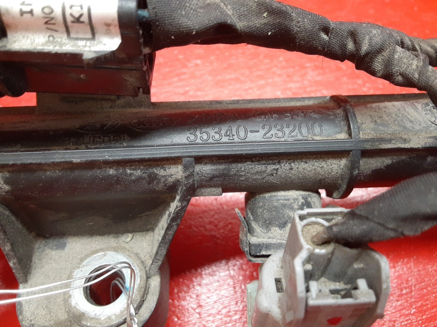 2010 2011 Kia Soul 2.0L Gas Engine Fuel Rail and Injectors