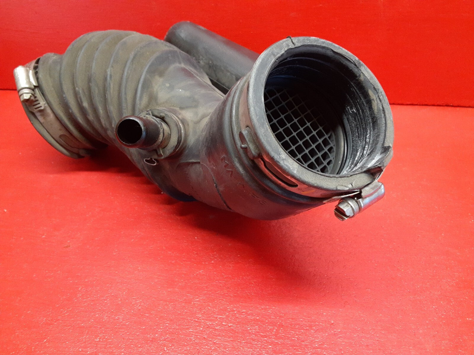 2008 - 2012 Ford Escape Hybrid Engine Air Intake Duct Tube Resonator Hose