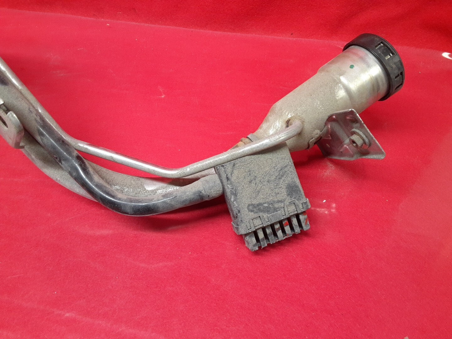 18-20 Buick Regal Sportback TourX Rear Fuel Tank Filler Pipe Neck Hose 84689977