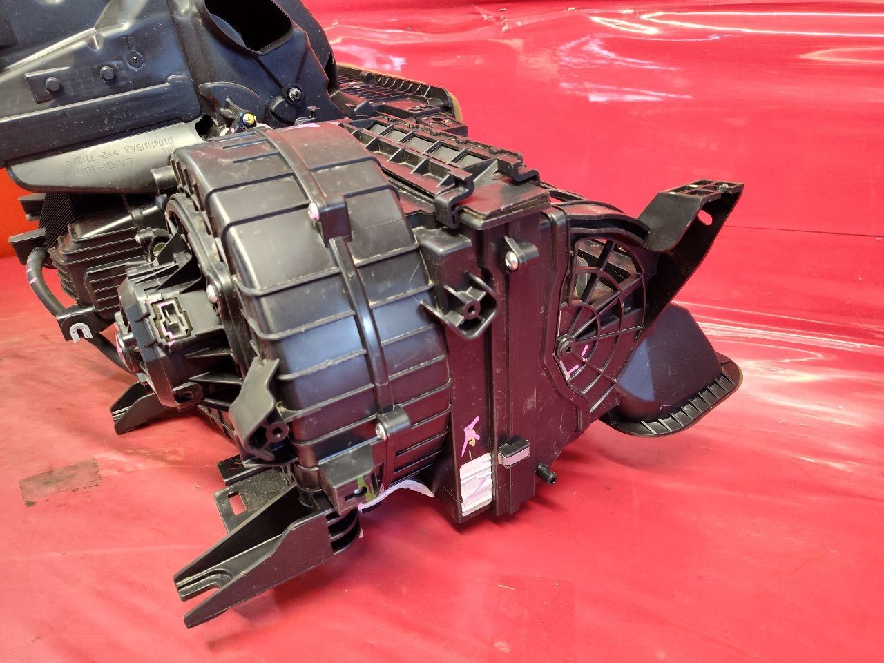 2016-2019 Kia Sorento Manual Climate HVAC Evaporative Heater Blower Box - 81k