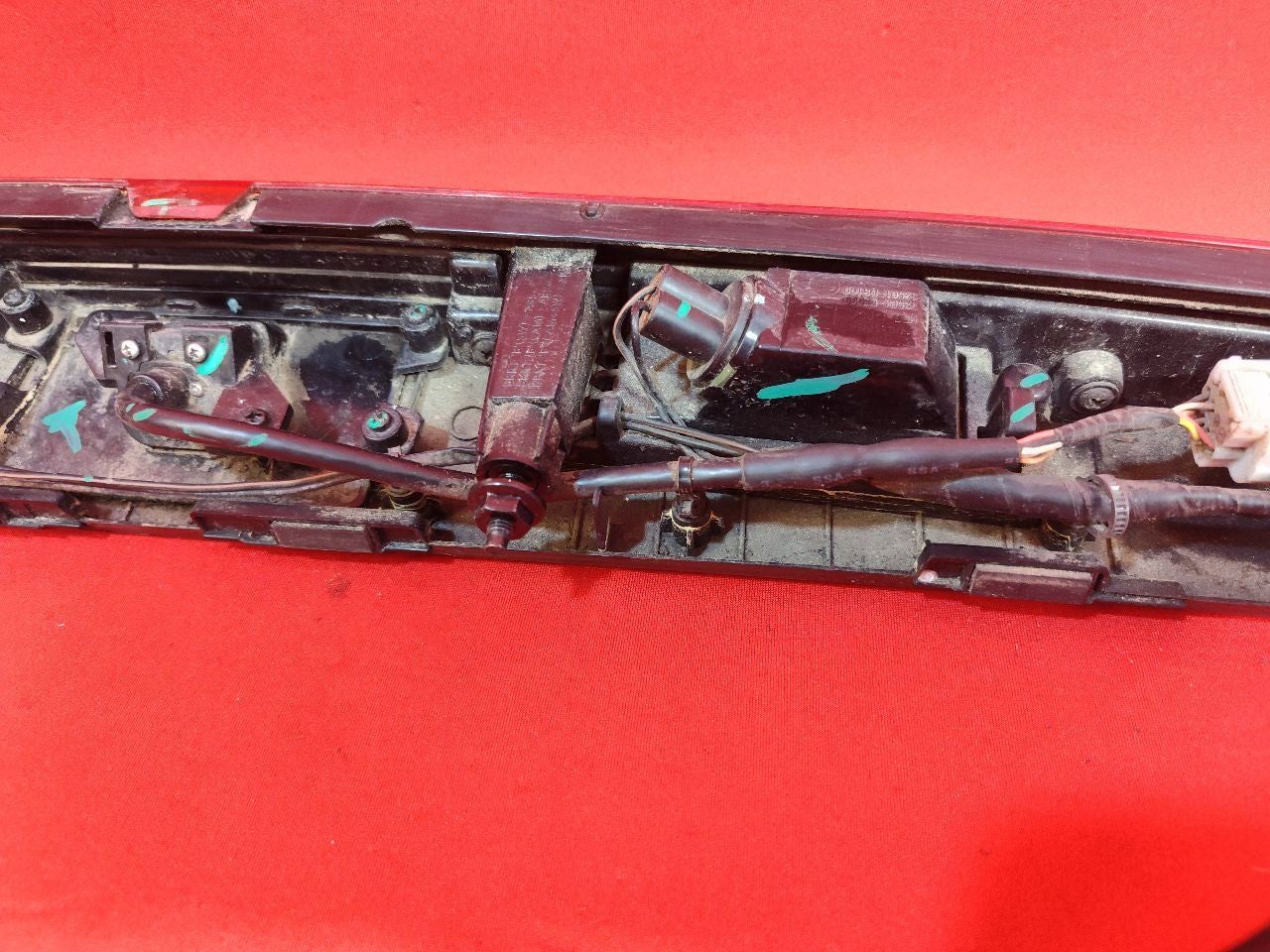 2019-2021 Kia Forte Rear Center Lid Tail Light Lamp w/ Park Assist Camera SET