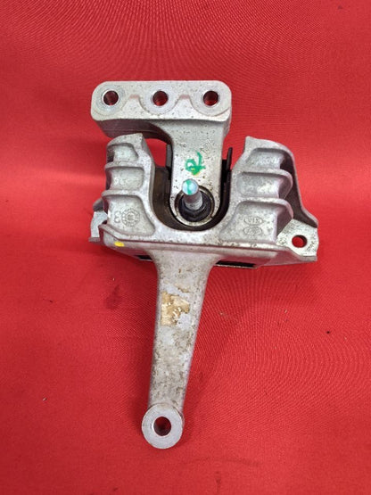 2019-2025 Kia Forte / Soul 2.0L Auto Trans Engine Mount Side Bracket - 68k Miles