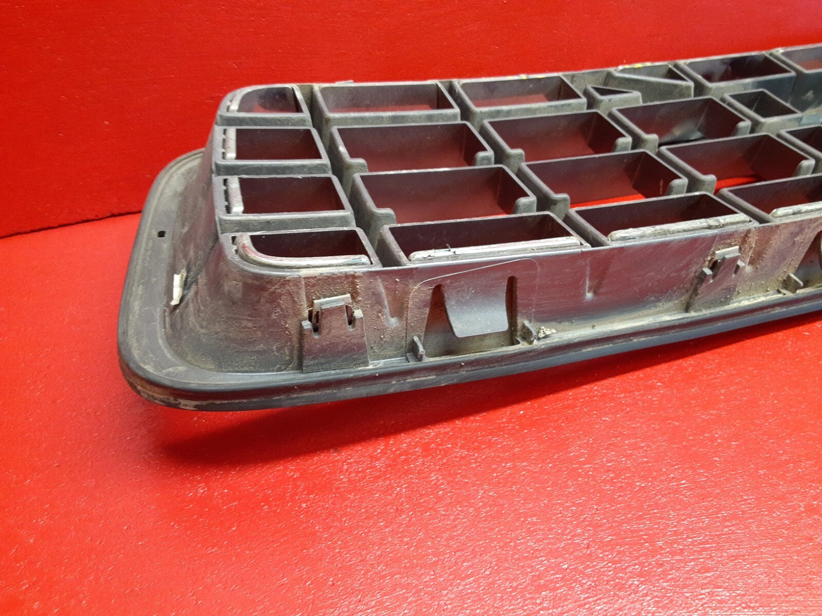 2003 - 2006 Volvo XC90 Front Grille 8620641